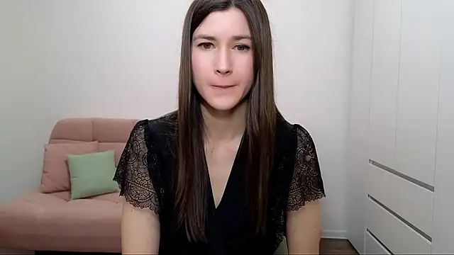 AliciaNewell online show from February 11, 2025, 9:42 am