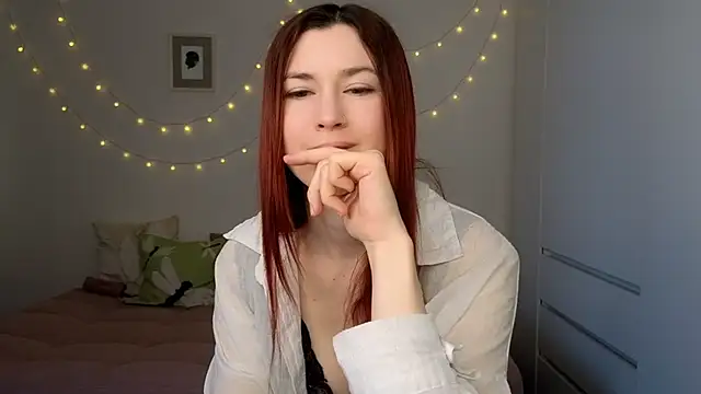 AliciaNewell online show from March 9, 2026, 5:33 am