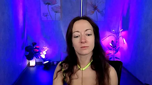 kimberlyray777 online show from March 18, 2025, 9:52 am