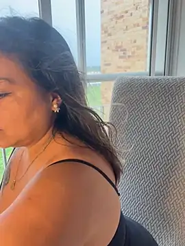 MrsFoucher online show from March 18, 2025, 9:53 pm