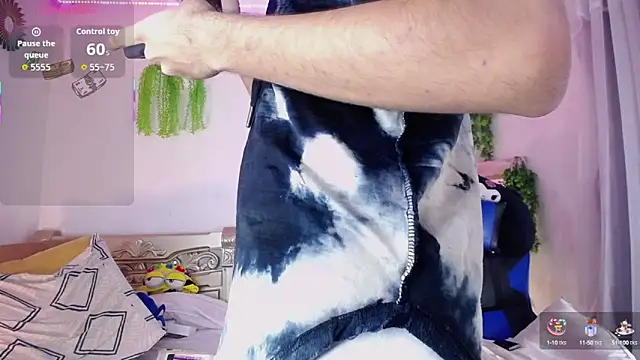 Snapshot of huge_armound chatting on October 15, 2025, 12:11 am huge armound online show from October 15, 2025, 12:11 am