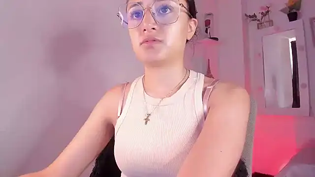 Snapshot of _Caroliinee_ chatting on September 25, 2025, 5:05 pm Caroliinee online show from September 25, 2025, 5:05 pm