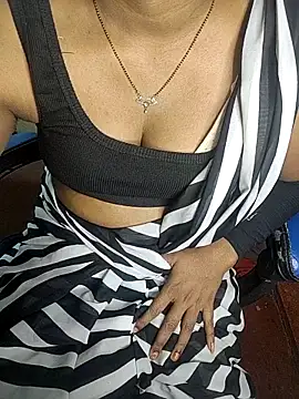 Snapshot of Telugu_ammayi_pooja chatting on December 3, 2025, 8:23 am Telugu ammayi pooja online show from December 3, 2025, 8:23 am