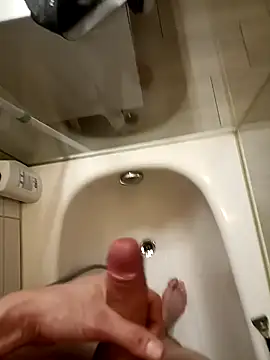 Snapshot of victortt chatting on November 21, 2025, 6:06 pm victortt online show from November 21, 2025, 6:06 pm