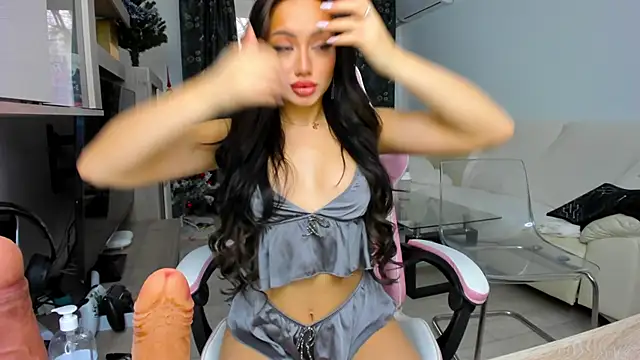 Snapshot of KaylaLaine chatting on February 5, 2025, 6:13 am KaylaLaine online show from February 5, 2025, 6:13 am