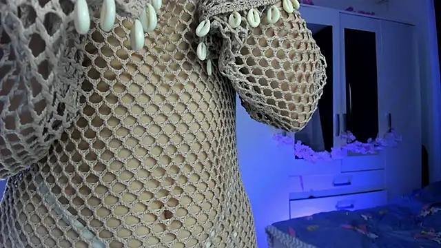 Snapshot of KaylaLaine chatting on September 19, 2025, 6:04 am KaylaLaine online show from September 19, 2025, 6:04 am