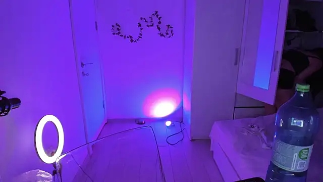 Snapshot of KaylaLaine chatting on September 26, 2025, 6:06 am KaylaLaine online show from September 26, 2025, 6:06 am