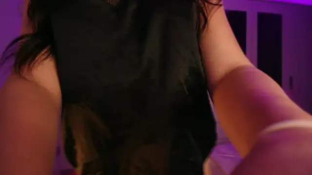 Snapshot of KaylaLaine chatting on October 6, 2025, 6:11 am KaylaLaine online show from October 6, 2025, 6:11 am