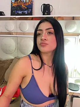 lucianaroy online show from February 13, 2025, 9:38 pm