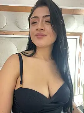 lucianaroy online show from February 24, 2025, 2:08 am