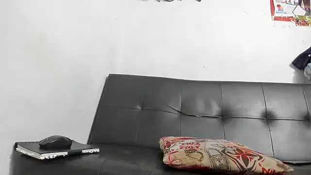 hugo3918  online show from March 21, 2025, 3:46 pm