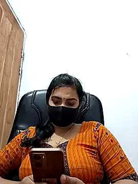 Snapshot of Ritusri_Dotta chatting on January 4, 2025, 10:24 pm Ritusri Dotta online show from January 4, 2025, 10:24 pm