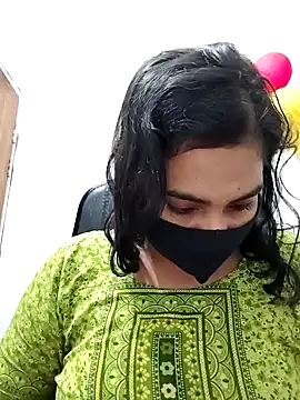 Snapshot of Ritusri_Dotta chatting on February 2, 2025, 4:22 pm Ritusri Dotta online show from February 2, 2025, 4:22 pm