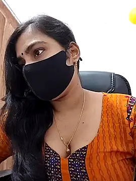 Snapshot of Ritusri_Dotta chatting on February 7, 2025, 10:08 am Ritusri Dotta online show from February 7, 2025, 10:08 am