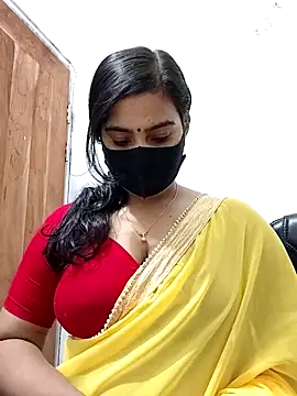 Snapshot of Ritusri_Dotta chatting on February 24, 2025, 11:09 pm Ritusri Dotta online show from February 24, 2025, 11:09 pm