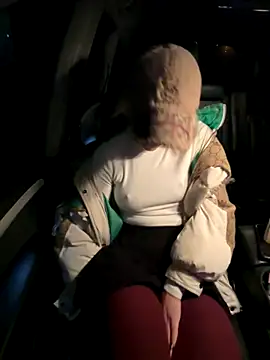 Snapshot of LikaCat chatting on October 23, 2025, 11:46 pm LikaCat online show from October 23, 2025, 11:46 pm