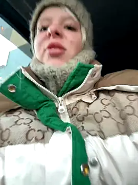 Snapshot of LikaCat chatting on October 31, 2025, 1:39 am LikaCat online show from October 31, 2025, 1:39 am