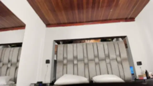 NikkySmiith online show from November 11, 2025, 11:43 am