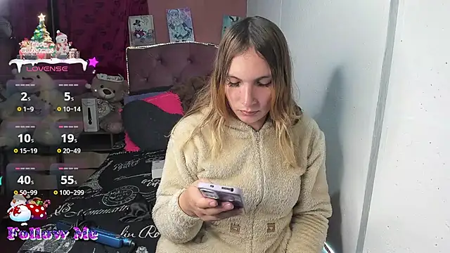 Tiffany bunny2023 online show from December 18, 2025, 2:39 am