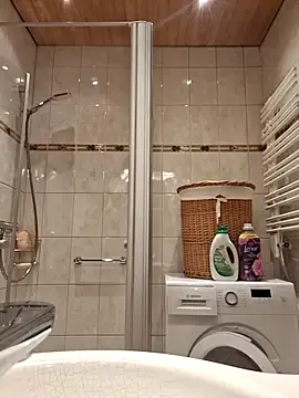 Snapshot of Elfucker77 chatting on October 15, 2025, 6:13 am Elfucker77 online show from October 15, 2025, 6:13 am