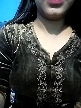 Snapshot of Gulabo-jaan chatting on December 1, 2024, 11:14 pm Gulabo-jaan online show from December 1, 2024, 11:14 pm