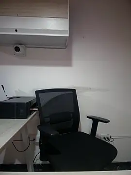 Snapshot of MarianaBenz chatting on February 12, 2026, 12:49 am MarianaBenz online show from February 12, 2026, 12:49 am