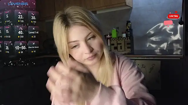 shy blondiee online show from May 18, 2026, 9:31 pm