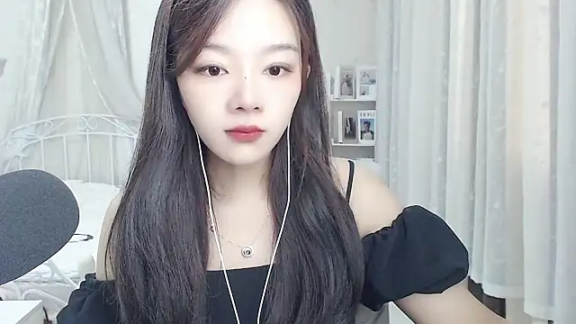 Snapshot of Jenny-Z chatting on July 13, 2026, 1:52 am Jenny-Z online show from July 13, 2026, 1:52 am