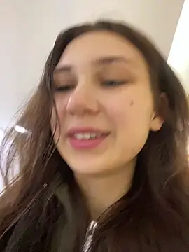 QuitieLia online show from January 13, 2025, 3:26 pm