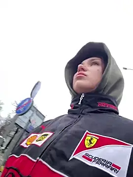 QuitieLia online show from January 19, 2025, 8:29 am