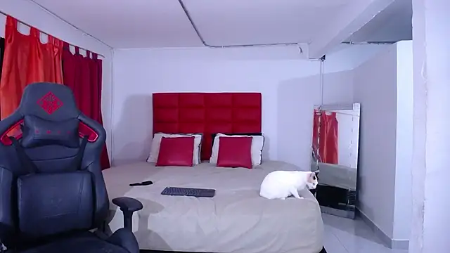 LyonGallego  online show from February 5, 2026, 10:20 am