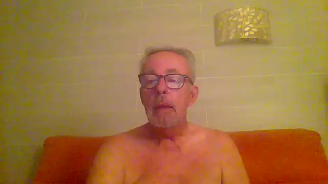 tuggy59 online show from September 9, 2025, 4:23 am