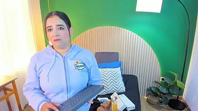 taylor bennet online show from September 26, 2025, 12:09 pm