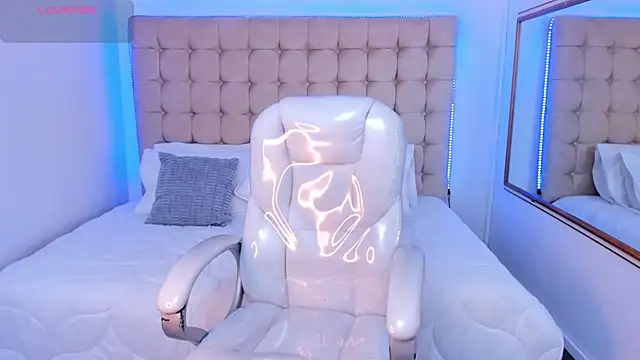 Alex cute77 online show from November 29, 2025, 12:08 pm