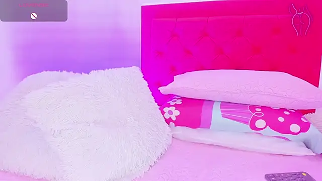 Sofia Girl  online show from December 31, 2024, 8:26 am