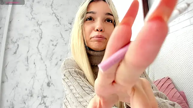 Snapshot of Sassy_Teen chatting on February 15, 2025, 9:05 am Sassy Teen online show from February 15, 2025, 9:05 am