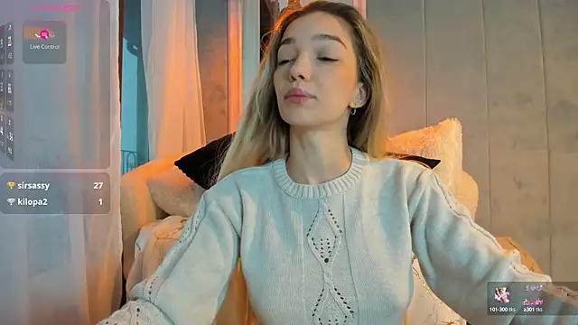 Snapshot of Sassy_Teen chatting on October 7, 2025, 9:39 am Sassy Teen online show from October 7, 2025, 9:39 am