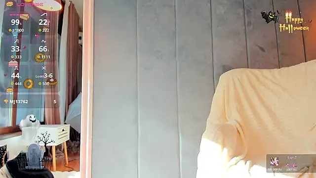 Snapshot of Sassy_Teen chatting on October 31, 2025, 9:32 am Sassy Teen online show from October 31, 2025, 9:32 am