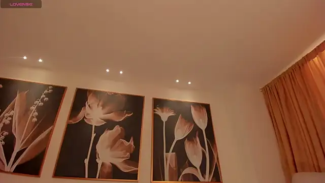 LindseyMoss online show from January 8, 2025, 3:29 am