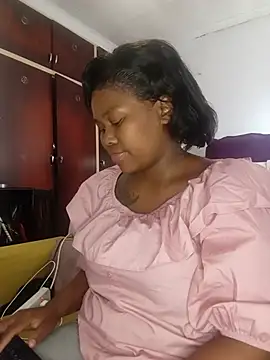 Snapshot of Real1SweetQueen chatting on July 18, 2026, 11:58 am Real1SweetQueen online show from July 18, 2026, 11:58 am