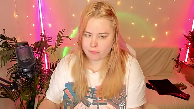 Akemi BBW online show from January 20, 2025, 8:09 am