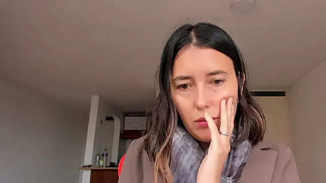 zoe jeane beker online show from February 10, 2025, 8:21 pm