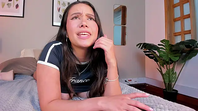 samanthfox444   online show from February 12, 2025, 5:58 am