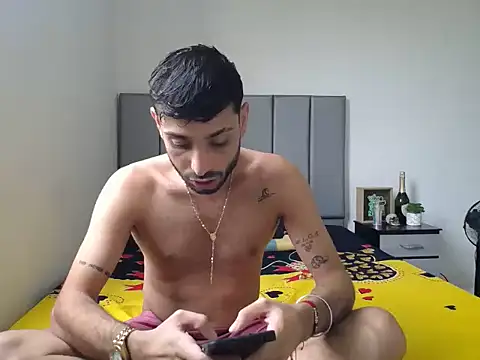 Snapshot of Evilboy555 chatting on December 1, 2025, 4:45 pm Evilboy555 online show from December 1, 2025, 4:45 pm