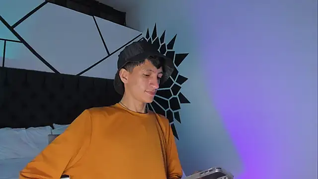 DereckCooperr online show from March 19, 2025, 3:20 am