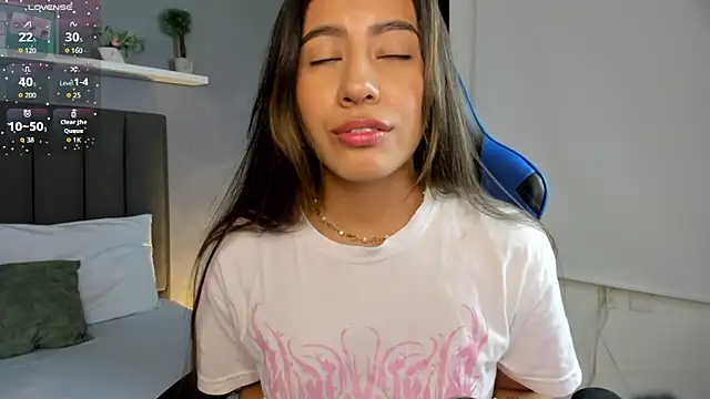casandra ballesteros online show from September 17, 2025, 2:08 pm
