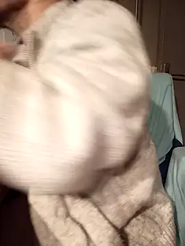 Snapshot of teekoine1 chatting on January 22, 2025, 6:10 pm teekoine1 online show from January 22, 2025, 6:10 pm