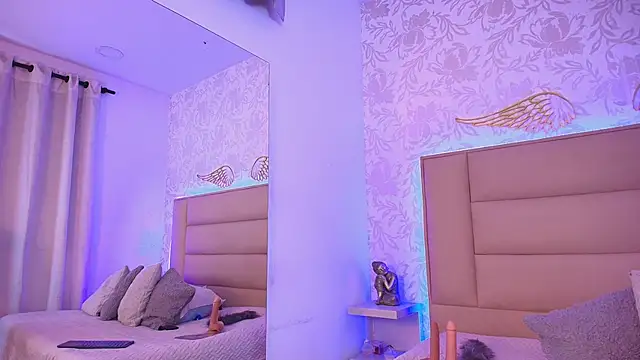 Snapshot of monserrat_towers chatting on November 6, 2025, 1:01 pm monserrat towers online show from November 6, 2025, 1:01 pm