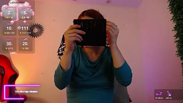 Katy Van online show from December 15, 2025, 8:57 pm