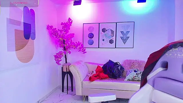 Snapshot of Isa_reel chatting on October 15, 2025, 7:47 pm Isa reel online show from October 15, 2025, 7:47 pm